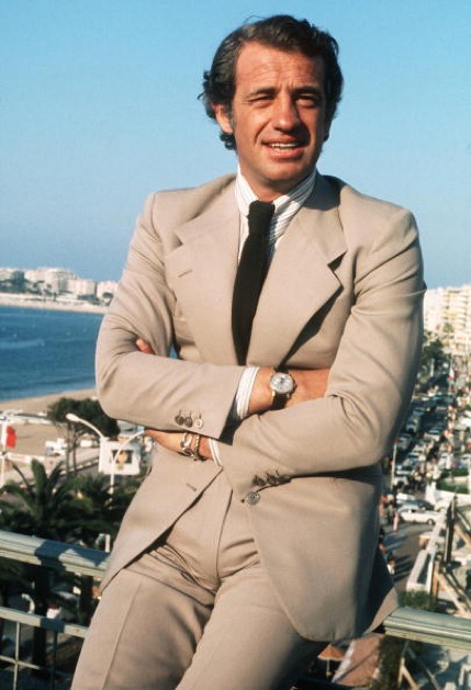 CANNES, FRANCE: Jean-Paul Belmondo, one of France's biggest screen stars and a symbol of 1960s New Wave cinema, smiles at the photographer in May 1974 during Cannes Film Festival. L'acteur frantais Jean-Paul Belmondo sourit au photographe au mois de mai 1974 lors du Festival International du film de Cannes. AFP PHOTO (Photo credit should read AFP/AFP/Getty Images)